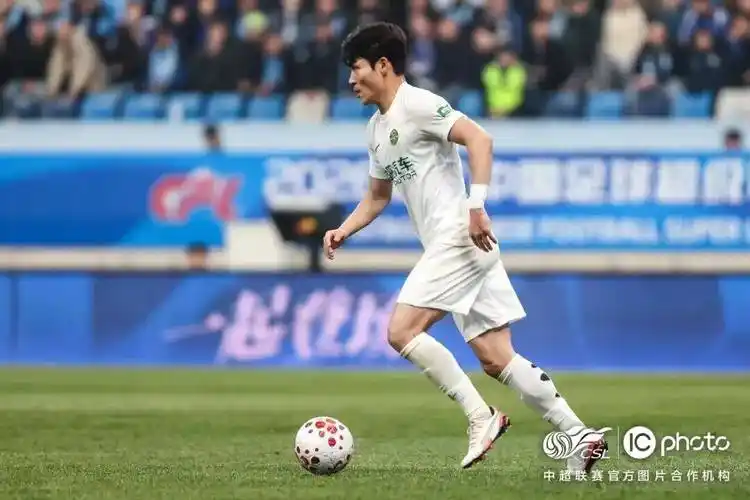 欧冠对决：巴塞罗那 VS 阿森纳